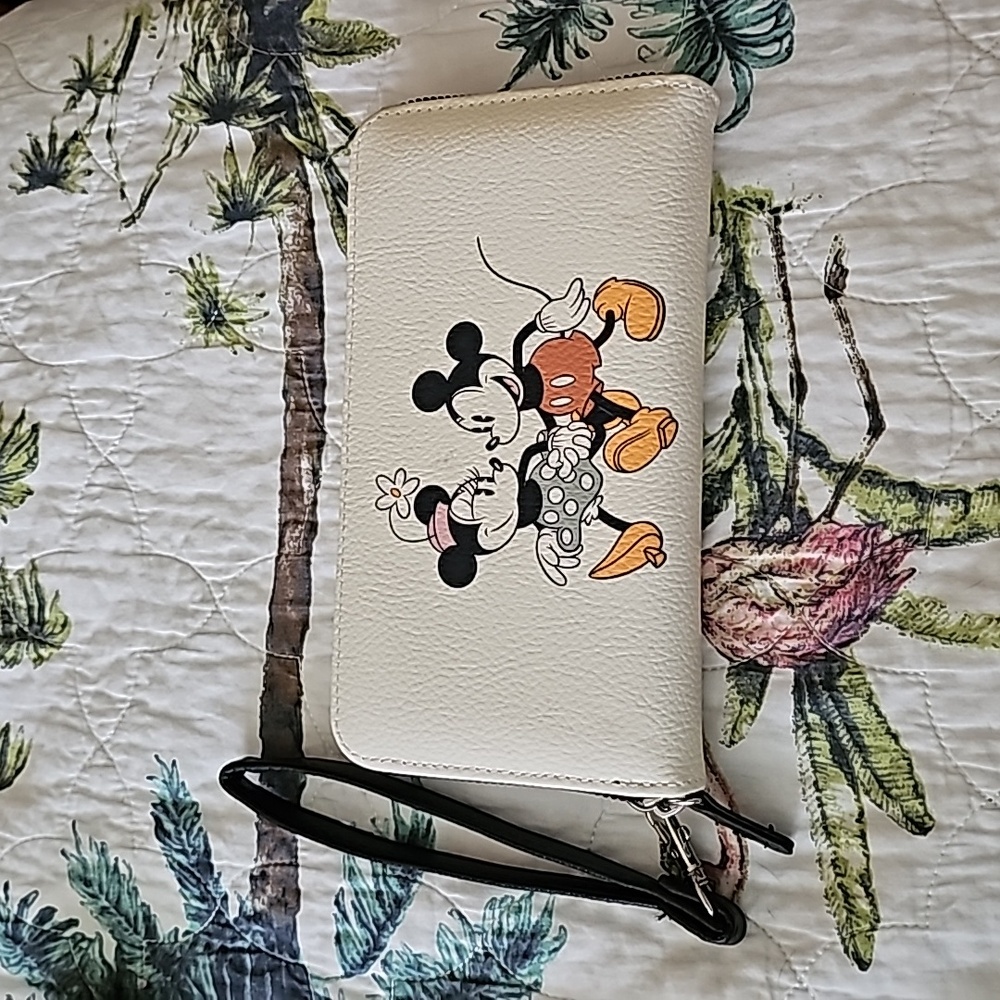Wallet/wristlet